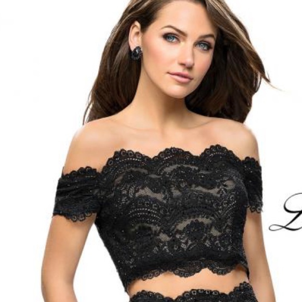 La Femme Black Off Shoulder Crop Top Floral Lace Coquette Dark Feminine Party 00